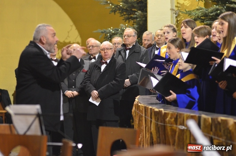 Zdjęcie w galerii na portalu naszraciborz.pl: XXVII koncert kolęd i pastorałek w kościele pw. NSPJ w Raciborzu wiadomości z regionu