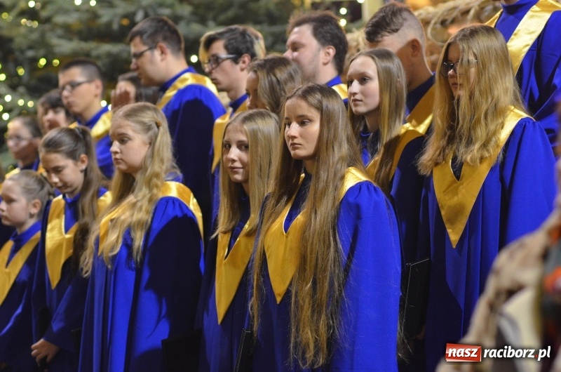 Zdjęcie w galerii na portalu naszraciborz.pl: XXVII koncert kolęd i pastorałek w kościele pw. NSPJ w Raciborzu wiadomości z regionu