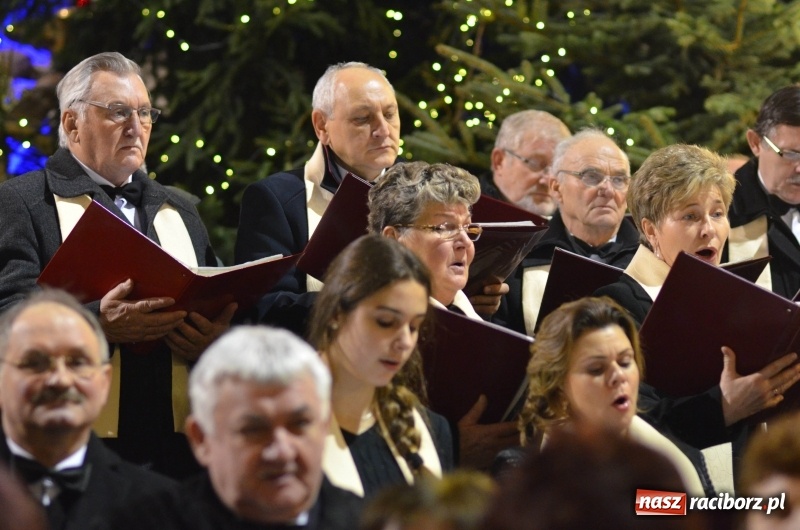 Zdjęcie w galerii na portalu naszraciborz.pl: XXVII koncert kolęd i pastorałek w kościele pw. NSPJ w Raciborzu wiadomości z regionu