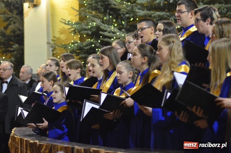 Zdjęcie w galerii na portalu naszraciborz.pl: XXVII koncert kolęd i pastorałek w kościele pw. NSPJ w Raciborzu wiadomości z regionu