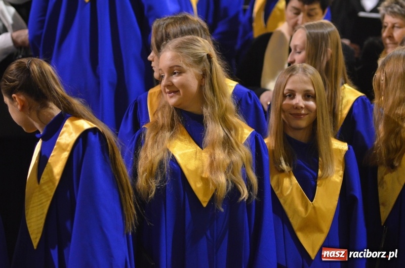 Zdjęcie w galerii na portalu naszraciborz.pl: XXVII koncert kolęd i pastorałek w kościele pw. NSPJ w Raciborzu wiadomości z regionu