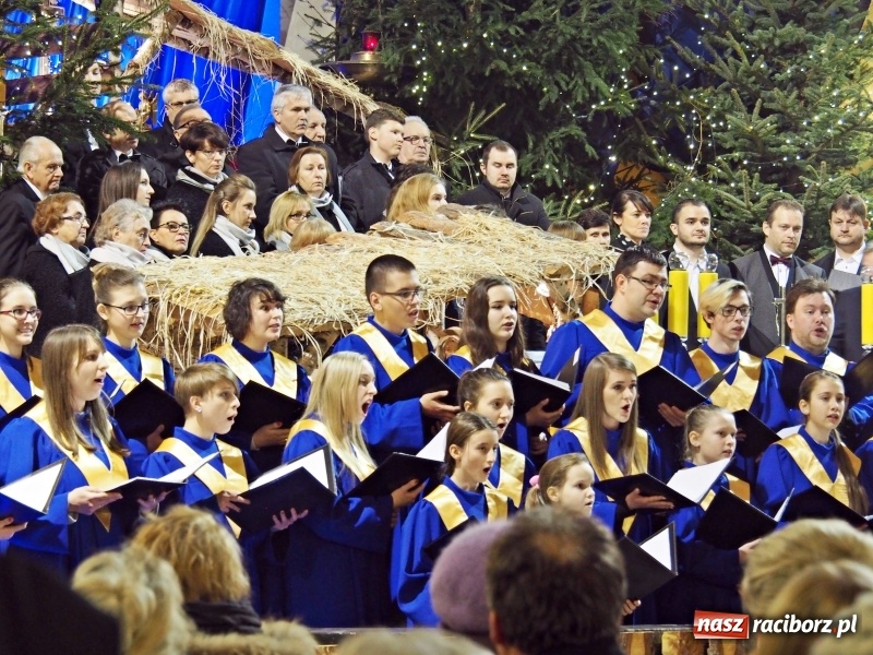 Zdjęcie w galerii na portalu naszraciborz.pl: XXVII koncert kolęd i pastorałek w kościele pw. NSPJ w Raciborzu wiadomości z regionu
