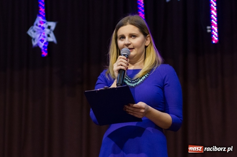 Zdjęcie w galerii na portalu naszraciborz.pl: MOK Krzanowice zapełniony po brzegi. Przedszkolaki przedstawiły Jasełka  wiadomości z regionu