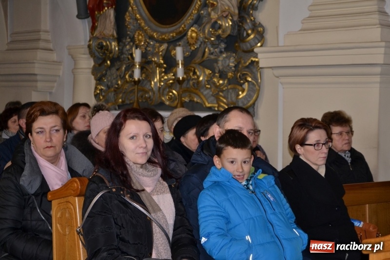 Zdjęcie w galerii na portalu naszraciborz.pl: W tworkowskim kościele zabrzmiały kolędy i pastorałki  wiadomości z regionu