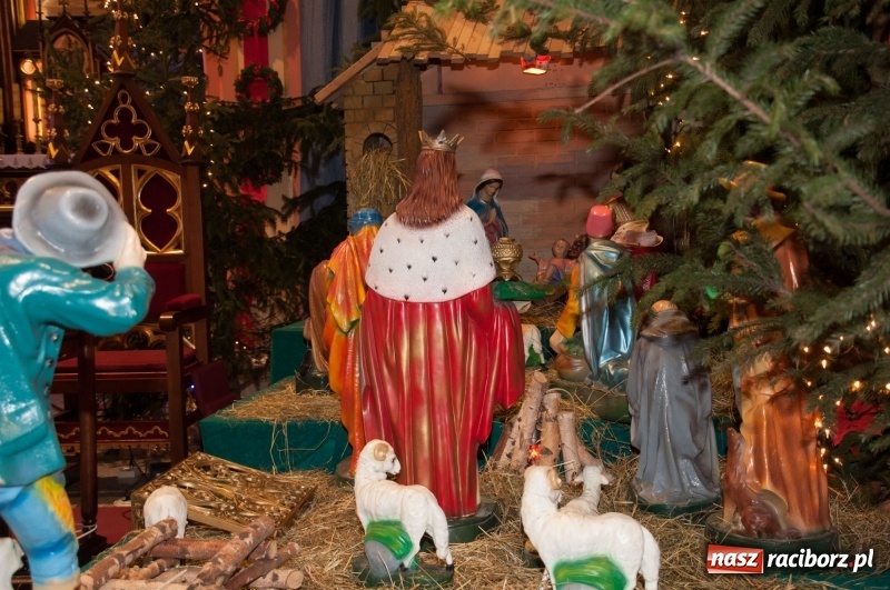 Zdjęcie w galerii na portalu naszraciborz.pl: Weihnachtskonzert – dziesięć chórów i zespołów na świątecznym koncercie DFK w markowickim kościele wiadomości z regionu