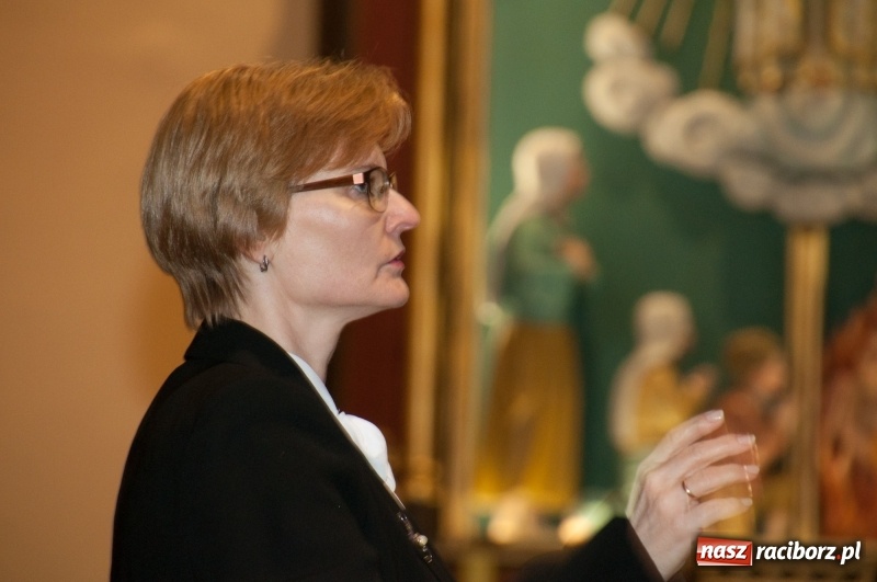 Zdjęcie w galerii na portalu naszraciborz.pl: Weihnachtskonzert – dziesięć chórów i zespołów na świątecznym koncercie DFK w markowickim kościele wiadomości z regionu