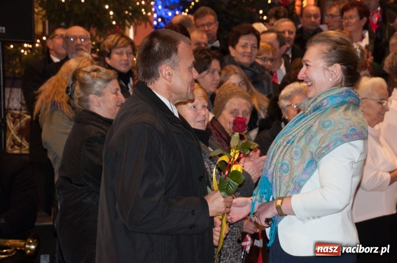 Zdjęcie w galerii na portalu naszraciborz.pl: Weihnachtskonzert – dziesięć chórów i zespołów na świątecznym koncercie DFK w markowickim kościele wiadomości z regionu