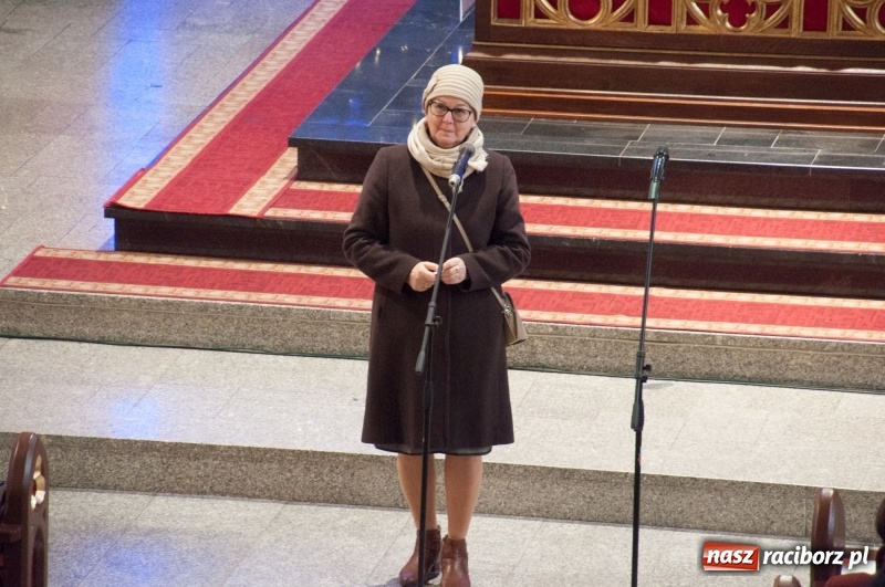 Zdjęcie w galerii na portalu naszraciborz.pl: Weihnachtskonzert – dziesięć chórów i zespołów na świątecznym koncercie DFK w markowickim kościele wiadomości z regionu