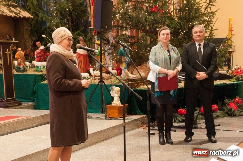 Zdjęcie w galerii na portalu naszraciborz.pl: Weihnachtskonzert – dziesięć chórów i zespołów na świątecznym koncercie DFK w markowickim kościele wiadomości z regionu