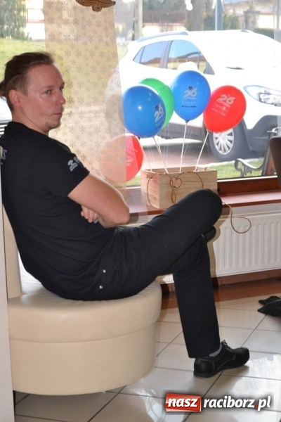 Zdjęcie w galerii na portalu naszraciborz.pl: Orkiestrowe cięcie - fryzjerki ze Studia Sztuki Fryzjerskiej Luiza zagrały dla WOŚP  wiadomości z regionu