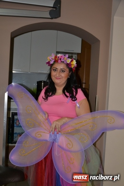 Zdjęcie w galerii na portalu naszraciborz.pl: Orkiestrowe cięcie - fryzjerki ze Studia Sztuki Fryzjerskiej Luiza zagrały dla WOŚP  wiadomości z regionu