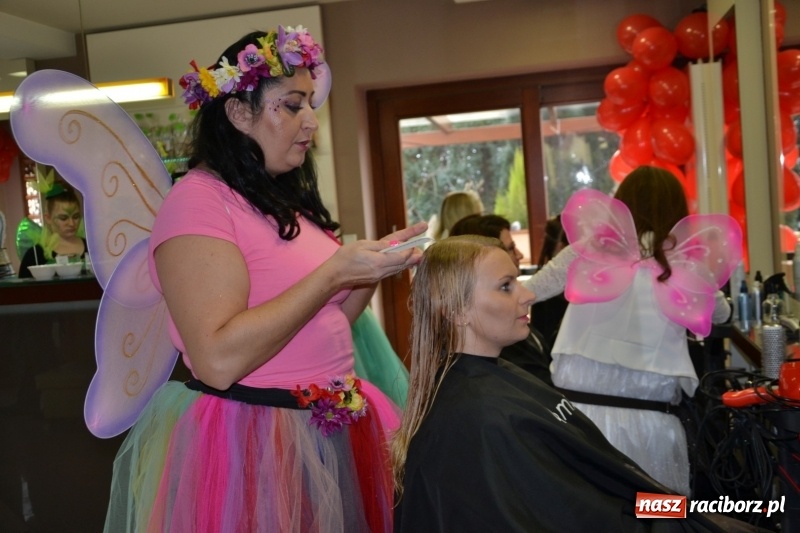 Zdjęcie w galerii na portalu naszraciborz.pl: Orkiestrowe cięcie - fryzjerki ze Studia Sztuki Fryzjerskiej Luiza zagrały dla WOŚP  wiadomości z regionu