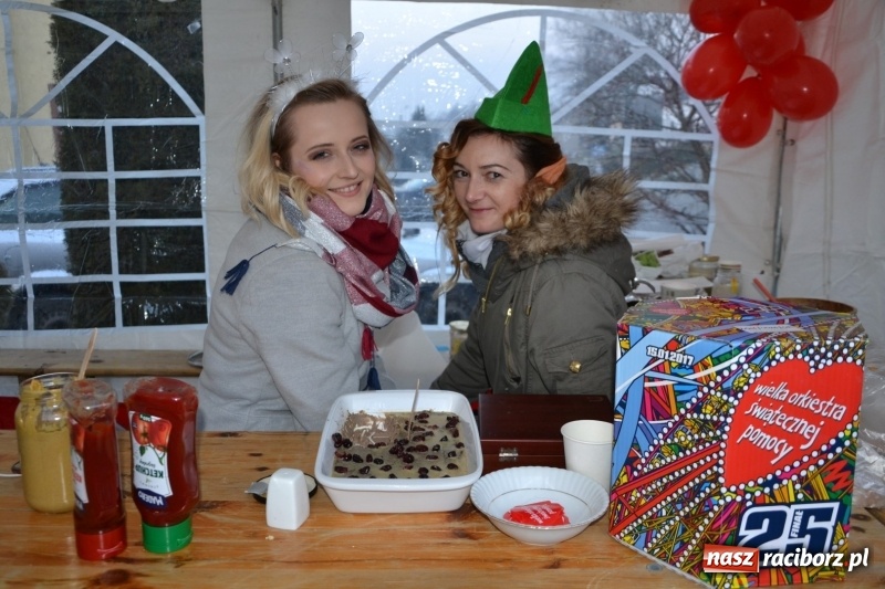 Zdjęcie w galerii na portalu naszraciborz.pl: Orkiestrowe cięcie - fryzjerki ze Studia Sztuki Fryzjerskiej Luiza zagrały dla WOŚP  wiadomości z regionu