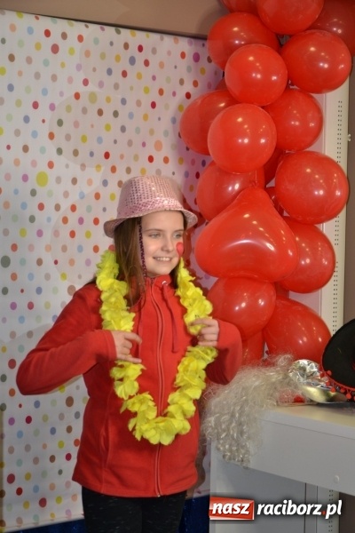 Zdjęcie w galerii na portalu naszraciborz.pl: Orkiestrowe cięcie - fryzjerki ze Studia Sztuki Fryzjerskiej Luiza zagrały dla WOŚP  wiadomości z regionu