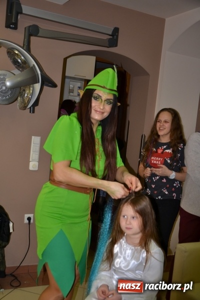 Zdjęcie w galerii na portalu naszraciborz.pl: Orkiestrowe cięcie - fryzjerki ze Studia Sztuki Fryzjerskiej Luiza zagrały dla WOŚP  wiadomości z regionu