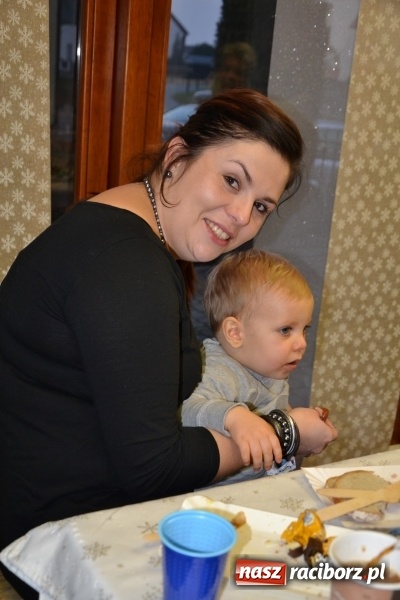 Zdjęcie w galerii na portalu naszraciborz.pl: Orkiestrowe cięcie - fryzjerki ze Studia Sztuki Fryzjerskiej Luiza zagrały dla WOŚP  wiadomości z regionu