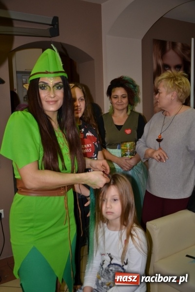 Zdjęcie w galerii na portalu naszraciborz.pl: Orkiestrowe cięcie - fryzjerki ze Studia Sztuki Fryzjerskiej Luiza zagrały dla WOŚP  wiadomości z regionu