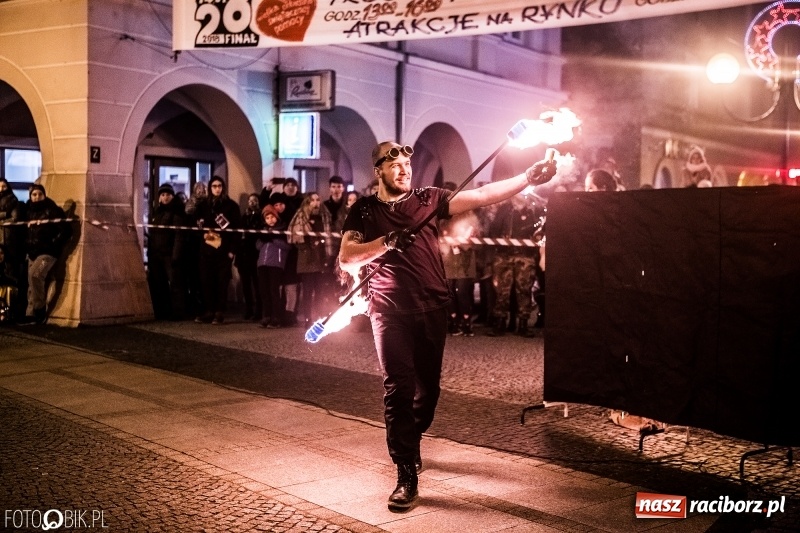 Zdjęcie w galerii na portalu naszraciborz.pl: Rekord w Raciborzu. Ponad 100 tys. zł z kwesty i licytacji Wielkiej Orkiestry Świątecznej Pomocy wiadomości z regionu