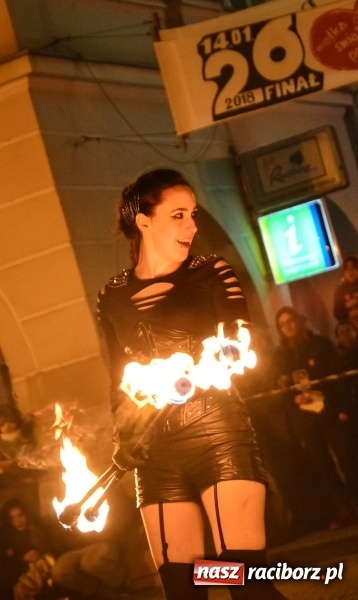 Zdjęcie w galerii na portalu naszraciborz.pl: Światełko do nieba z Labareda Fireshow WIDEO wiadomości z regionu