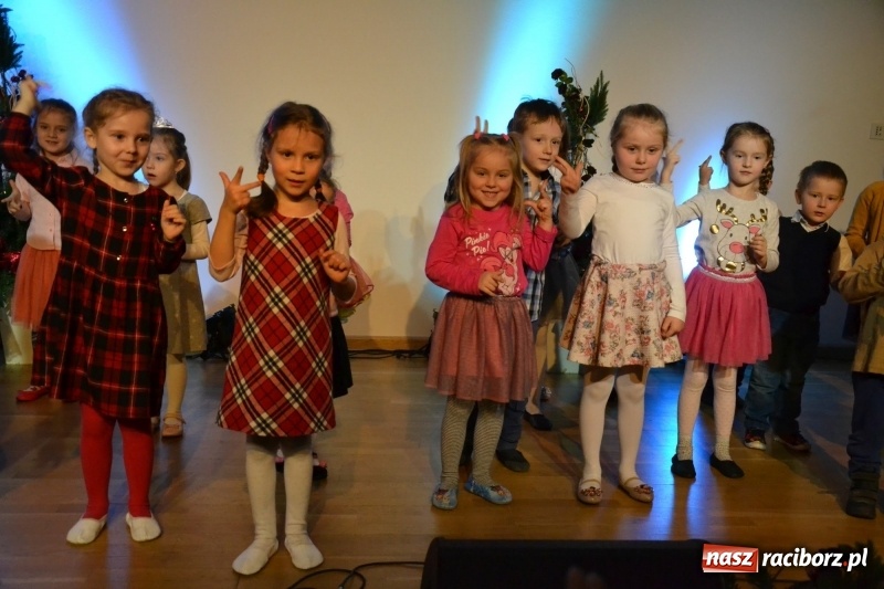 Zdjęcie w galerii na portalu naszraciborz.pl: Dzień Babci i Dziadka na Zamku Piastowskim  wiadomości z regionu