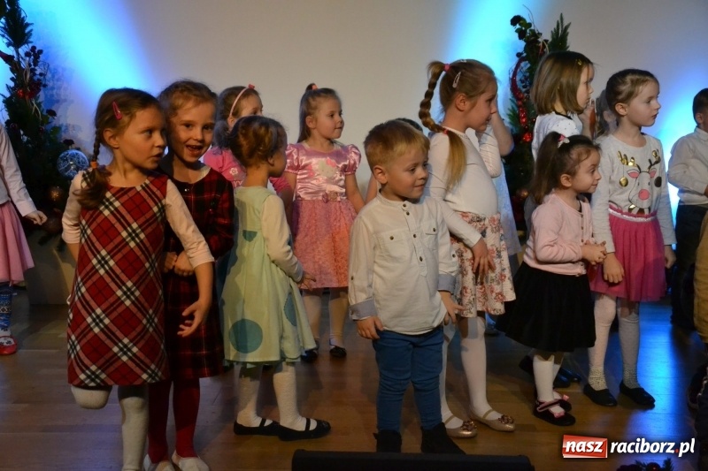 Zdjęcie w galerii na portalu naszraciborz.pl: Dzień Babci i Dziadka na Zamku Piastowskim  wiadomości z regionu