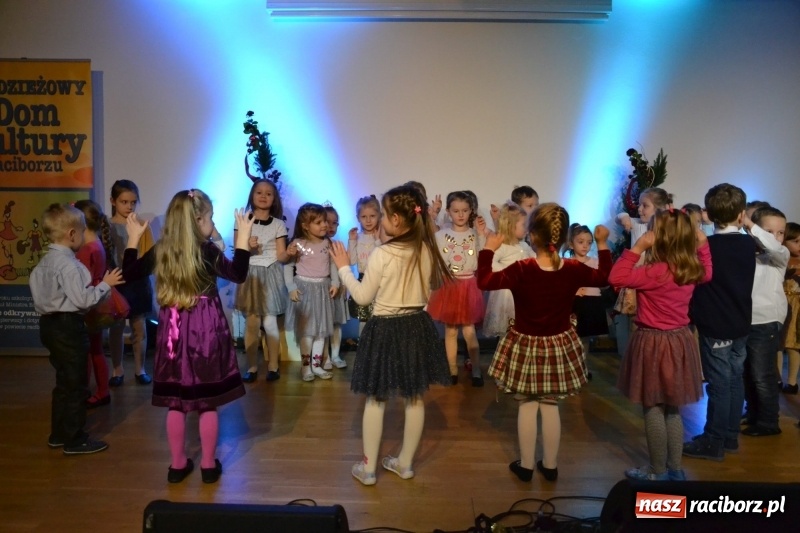 Zdjęcie w galerii na portalu naszraciborz.pl: Dzień Babci i Dziadka na Zamku Piastowskim  wiadomości z regionu