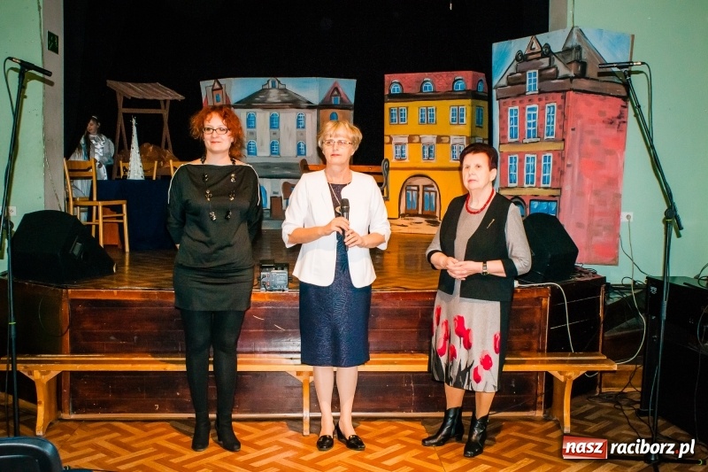 Zdjęcie w galerii na portalu naszraciborz.pl: Spotkanie noworoczne emerytowanych nauczycieli w Młodzieżowym Domu Kultury wiadomości z regionu