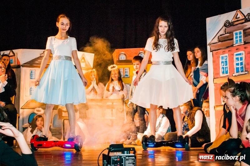 Zdjęcie w galerii na portalu naszraciborz.pl: Spotkanie noworoczne emerytowanych nauczycieli w Młodzieżowym Domu Kultury wiadomości z regionu