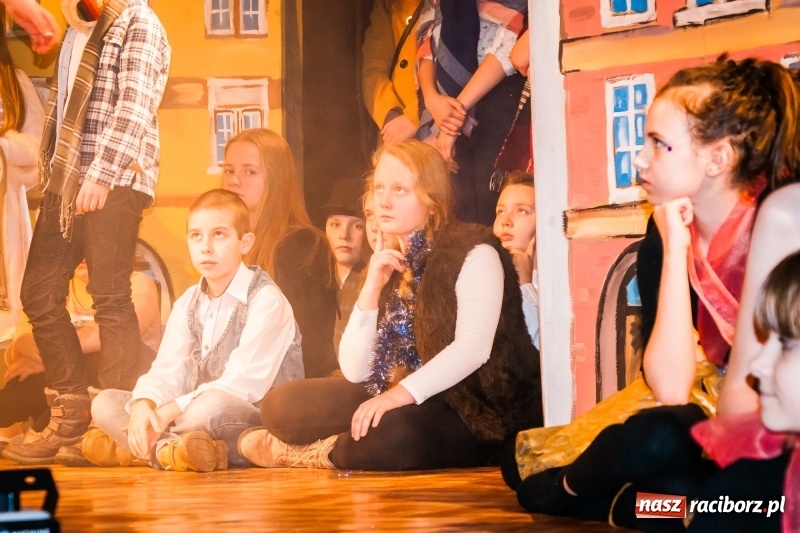 Zdjęcie w galerii na portalu naszraciborz.pl: Spotkanie noworoczne emerytowanych nauczycieli w Młodzieżowym Domu Kultury wiadomości z regionu