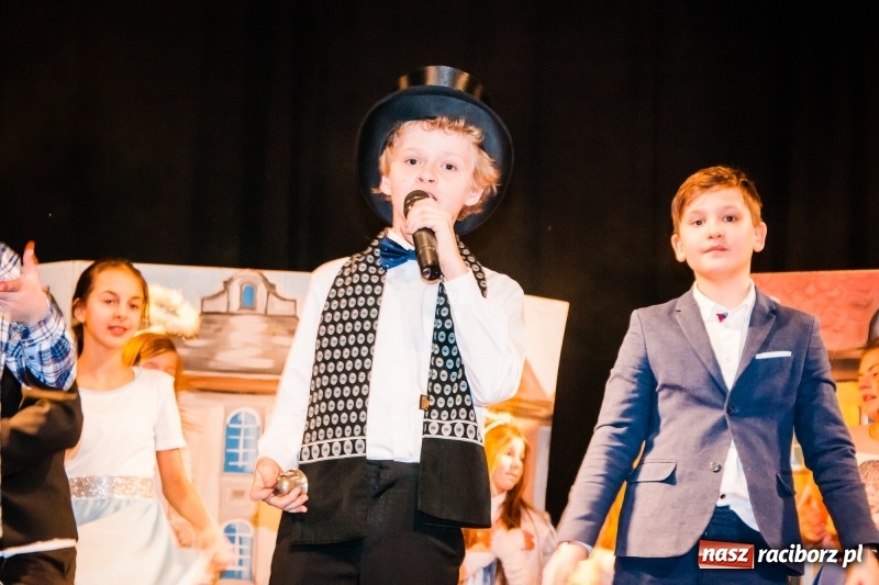 Zdjęcie w galerii na portalu naszraciborz.pl: Spotkanie noworoczne emerytowanych nauczycieli w Młodzieżowym Domu Kultury wiadomości z regionu