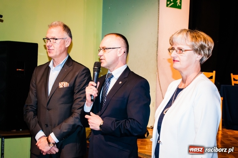 Zdjęcie w galerii na portalu naszraciborz.pl: Spotkanie noworoczne emerytowanych nauczycieli w Młodzieżowym Domu Kultury wiadomości z regionu