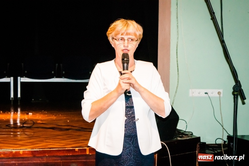 Zdjęcie w galerii na portalu naszraciborz.pl: Spotkanie noworoczne emerytowanych nauczycieli w Młodzieżowym Domu Kultury wiadomości z regionu