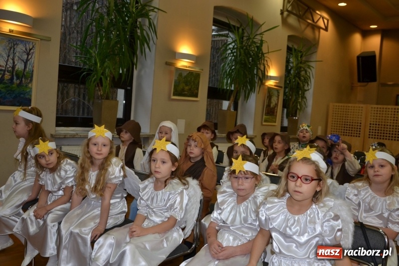 Zdjęcie w galerii na portalu naszraciborz.pl: Do szopy hej pasterze… Przegląd Przedstawień Bożonarodzeniowych w Tworkowie wiadomości z regionu