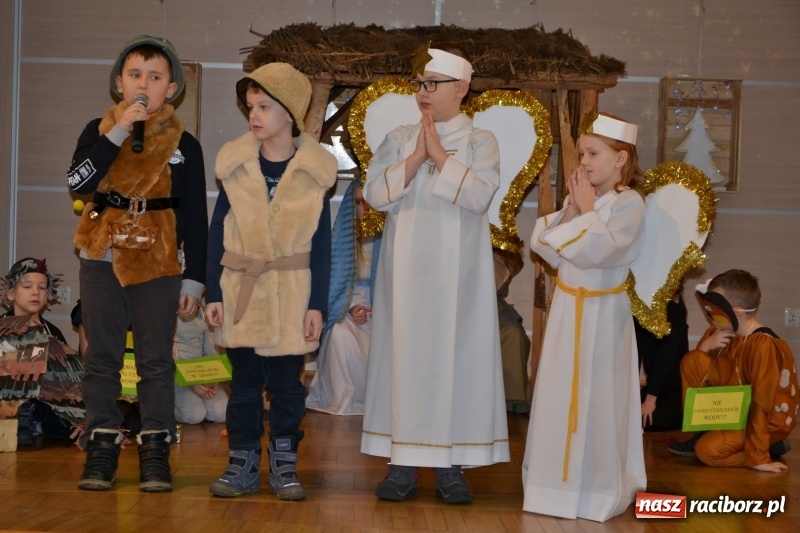 Zdjęcie w galerii na portalu naszraciborz.pl: Do szopy hej pasterze… Przegląd Przedstawień Bożonarodzeniowych w Tworkowie wiadomości z regionu