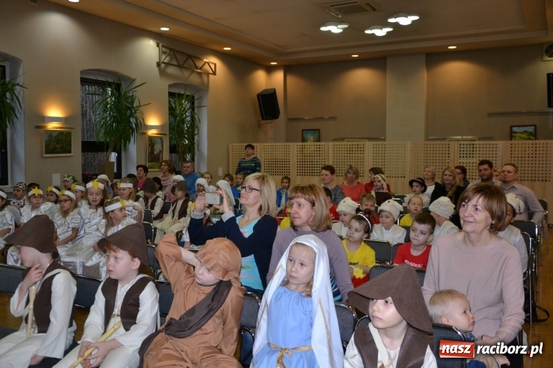 Zdjęcie w galerii na portalu naszraciborz.pl: Do szopy hej pasterze… Przegląd Przedstawień Bożonarodzeniowych w Tworkowie wiadomości z regionu