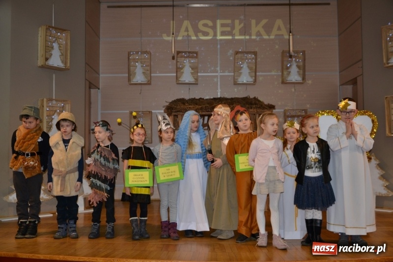 Zdjęcie w galerii na portalu naszraciborz.pl: Do szopy hej pasterze… Przegląd Przedstawień Bożonarodzeniowych w Tworkowie wiadomości z regionu