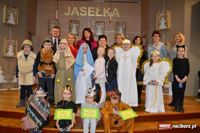 Zdjęcie w galerii na portalu naszraciborz.pl: Do szopy hej pasterze… Przegląd Przedstawień Bożonarodzeniowych w Tworkowie wiadomości z regionu