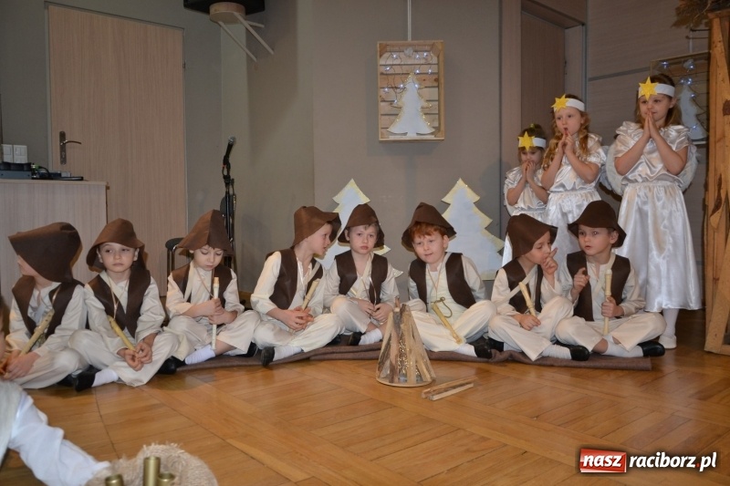 Zdjęcie w galerii na portalu naszraciborz.pl: Do szopy hej pasterze… Przegląd Przedstawień Bożonarodzeniowych w Tworkowie wiadomości z regionu