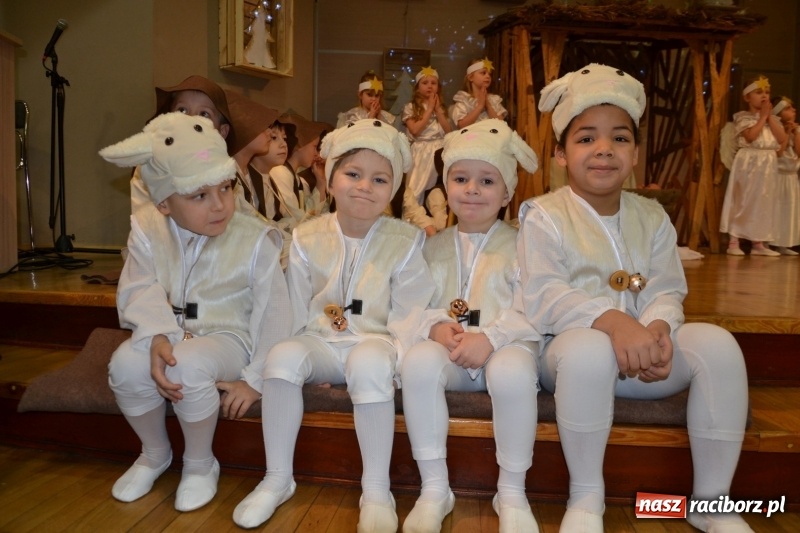 Zdjęcie w galerii na portalu naszraciborz.pl: Do szopy hej pasterze… Przegląd Przedstawień Bożonarodzeniowych w Tworkowie wiadomości z regionu