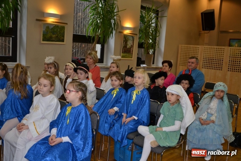 Zdjęcie w galerii na portalu naszraciborz.pl: Do szopy hej pasterze… Przegląd Przedstawień Bożonarodzeniowych w Tworkowie wiadomości z regionu