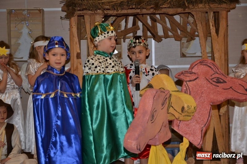 Zdjęcie w galerii na portalu naszraciborz.pl: Do szopy hej pasterze… Przegląd Przedstawień Bożonarodzeniowych w Tworkowie wiadomości z regionu