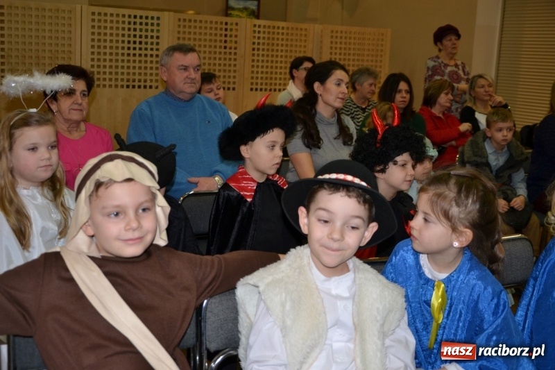 Zdjęcie w galerii na portalu naszraciborz.pl: Do szopy hej pasterze… Przegląd Przedstawień Bożonarodzeniowych w Tworkowie wiadomości z regionu