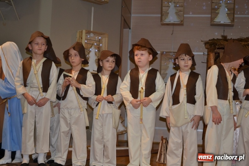 Zdjęcie w galerii na portalu naszraciborz.pl: Do szopy hej pasterze… Przegląd Przedstawień Bożonarodzeniowych w Tworkowie wiadomości z regionu