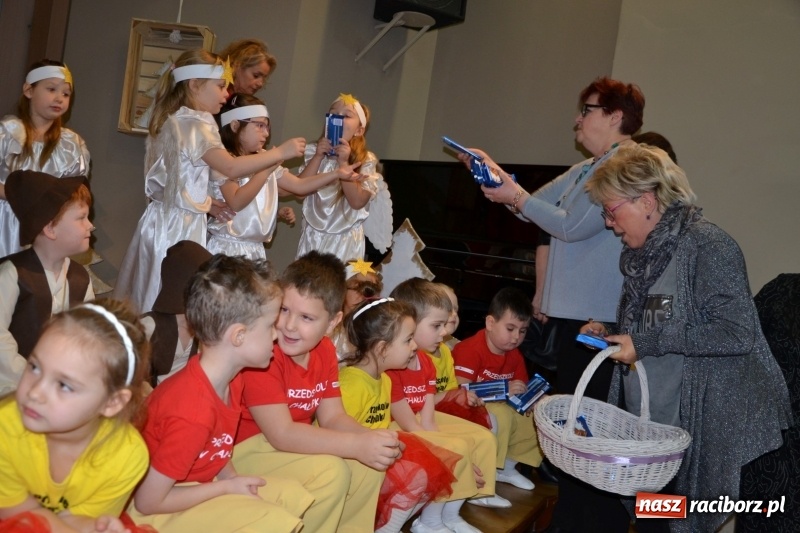 Zdjęcie w galerii na portalu naszraciborz.pl: Do szopy hej pasterze… Przegląd Przedstawień Bożonarodzeniowych w Tworkowie wiadomości z regionu