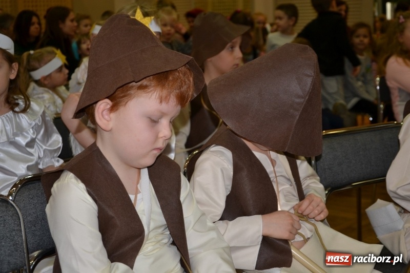 Zdjęcie w galerii na portalu naszraciborz.pl: Do szopy hej pasterze… Przegląd Przedstawień Bożonarodzeniowych w Tworkowie wiadomości z regionu