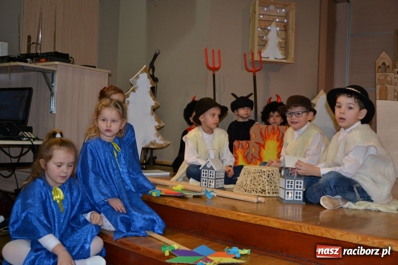 Zdjęcie w galerii na portalu naszraciborz.pl: Do szopy hej pasterze… Przegląd Przedstawień Bożonarodzeniowych w Tworkowie wiadomości z regionu