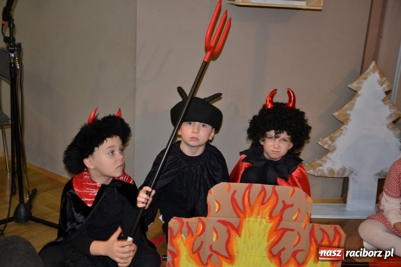 Zdjęcie w galerii na portalu naszraciborz.pl: Do szopy hej pasterze… Przegląd Przedstawień Bożonarodzeniowych w Tworkowie wiadomości z regionu