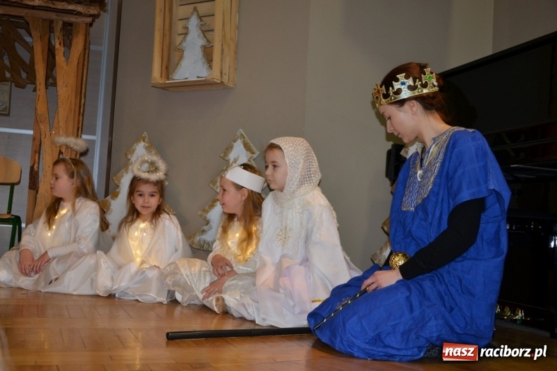 Zdjęcie w galerii na portalu naszraciborz.pl: Do szopy hej pasterze… Przegląd Przedstawień Bożonarodzeniowych w Tworkowie wiadomości z regionu
