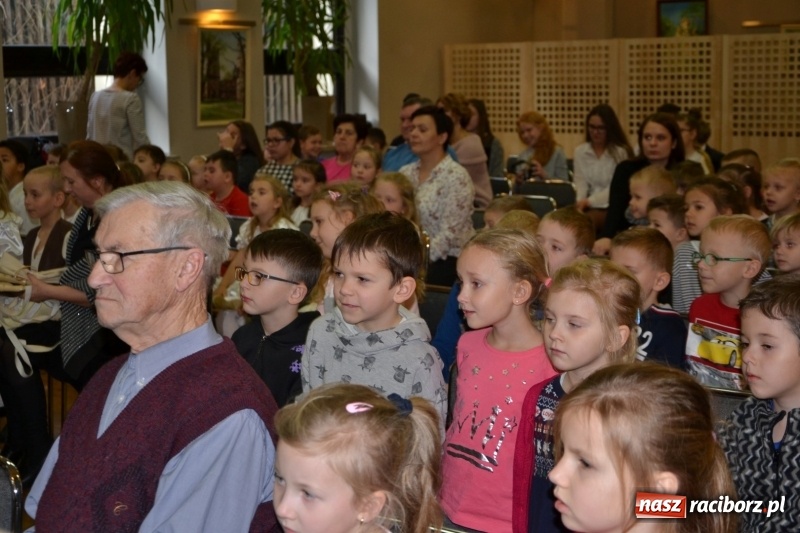 Zdjęcie w galerii na portalu naszraciborz.pl: Do szopy hej pasterze… Przegląd Przedstawień Bożonarodzeniowych w Tworkowie wiadomości z regionu