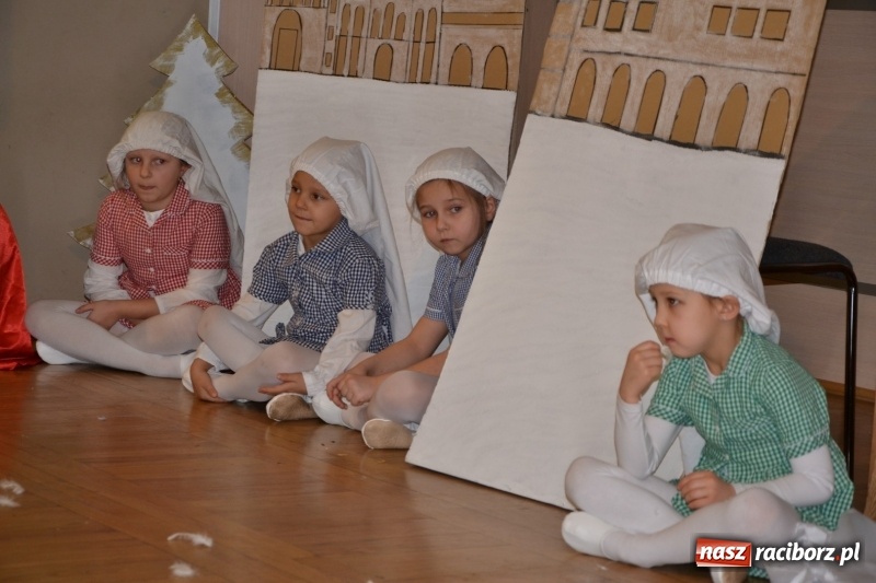 Zdjęcie w galerii na portalu naszraciborz.pl: Do szopy hej pasterze… Przegląd Przedstawień Bożonarodzeniowych w Tworkowie wiadomości z regionu